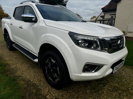 NISSAN NAVARA 2.3 dCi Tekna Auto 4WD Euro 6 4dr